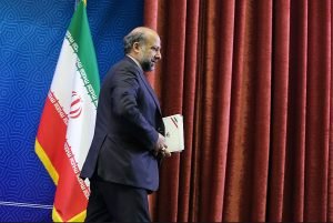 بررسی گزینه‌های احتمالی جایگزینی حیدریان/ جا برای مدیران جوان باز می‌شود؟