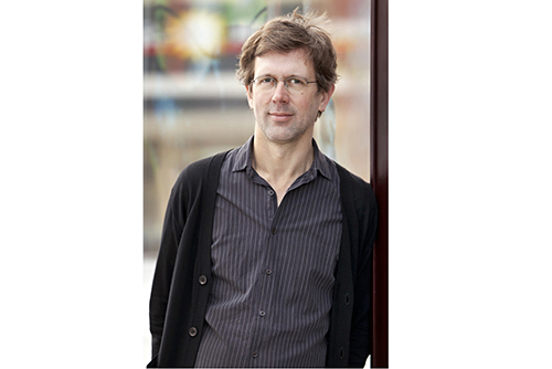 تهيه‌كننده آثار اوسترماير در تهران تدريس مى‌كند