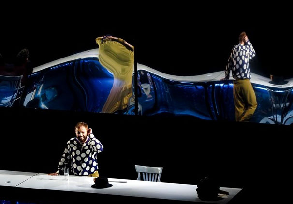 سياست‌زدايي، تبليغ انفعال و درآمد بيشتر