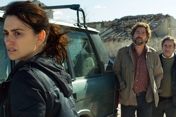 «همه می‌دانند» به آستین می‌رود