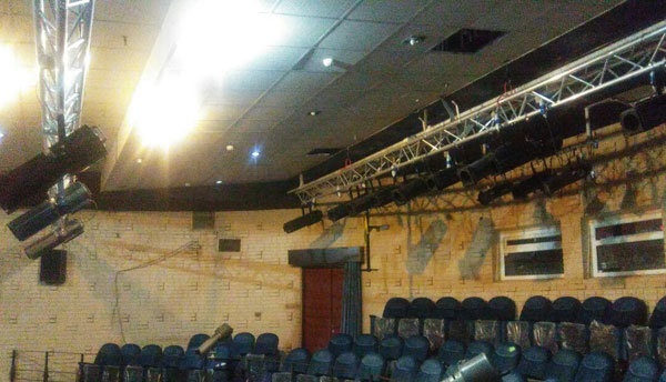 صندلی ها و سیستم نور تماشاخانه سنگلج تعویض و تجهیز شد