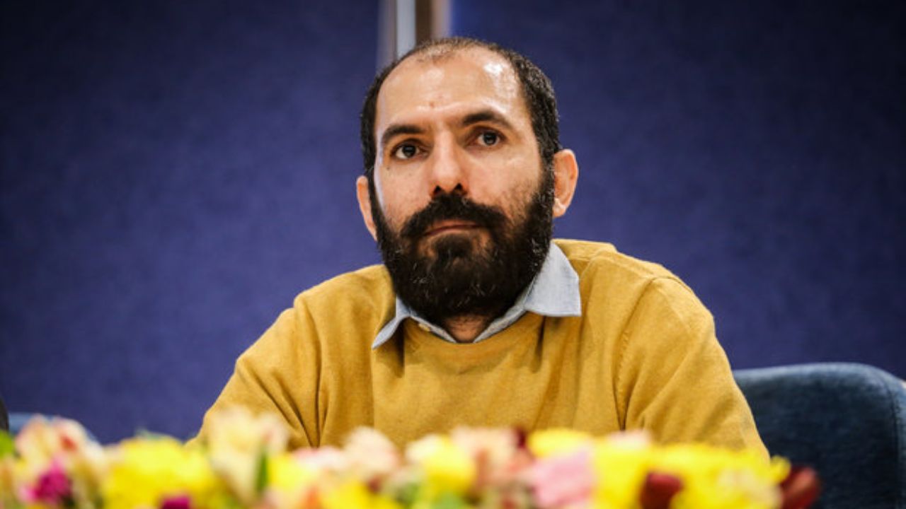 جامعه تئاتری آنقدر که تولید کینه و نفرت دارد، هنر و دوستی تولید نمیکند جامعه تئاتری آنقدر که تولید کینه و نفرت دارد، هنر و دوستی تولید نمیکند