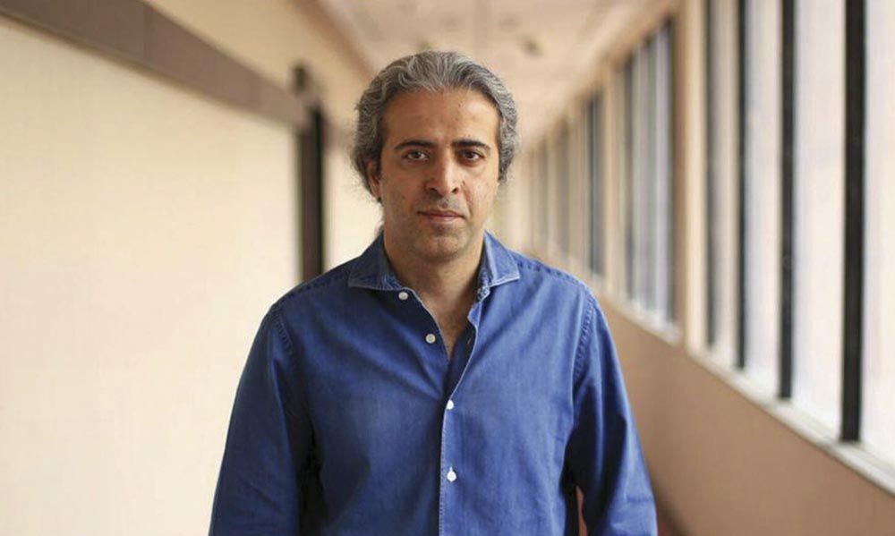 ایوب آقاخانی شیروانی تماشاخانه ایرانشهر را داغ می‌کند