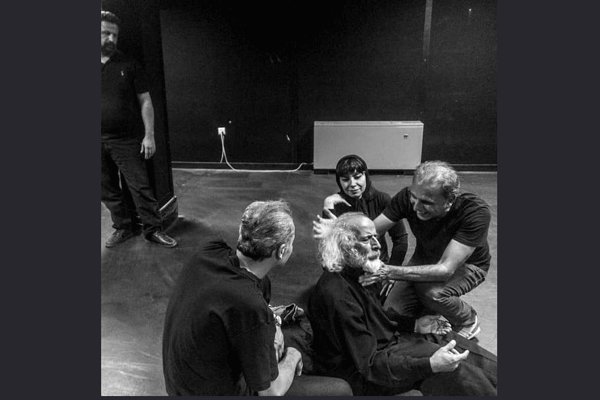 اجرای «فاندو و لیز» برای عکاسان