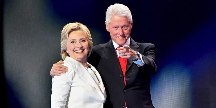«هیلاری و بیل کلینتون» روی صحنه میروند «هیلاری و بیل کلینتون» روی صحنه میروند