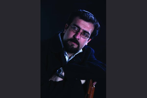 دبیر بخش نمایشگاه اسناد تصویری جشنواره تئاتر اکبر رادی حکم گرفت