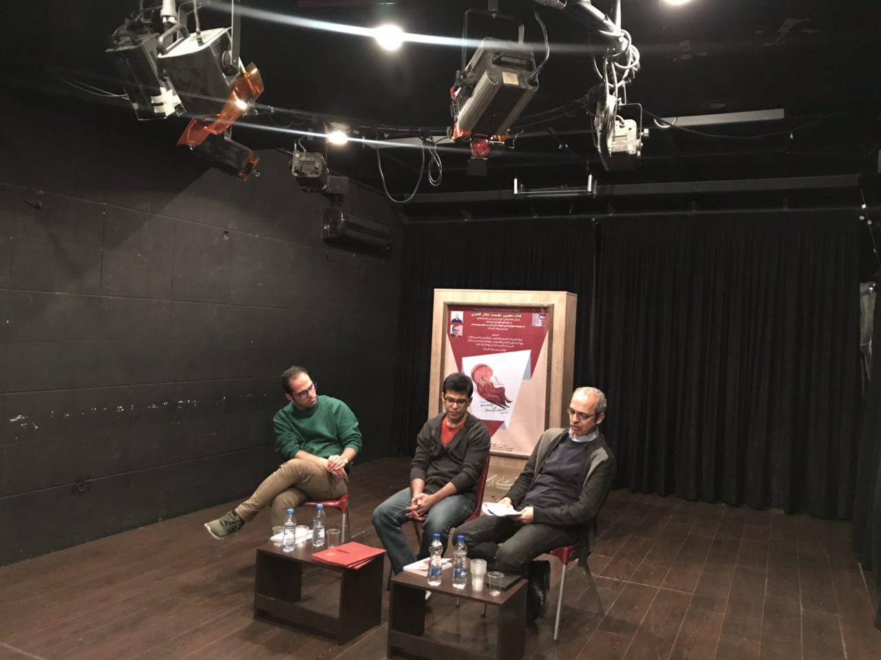 نویسنده در یک موقعیت مردانه، روایت زنانه ای ارائه می دهد