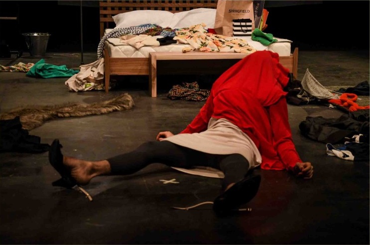 نقد نمایش «کلفت‌ها» به کارگردانی علی‌اکبر علیزاد/ بحران‌زایی ذهن‌های آسوده