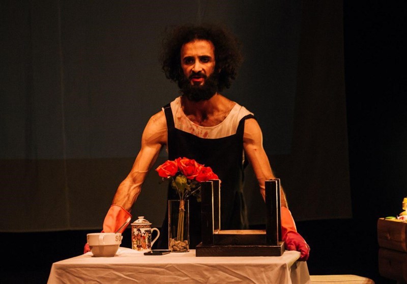 «کلفت‌ها» این بار در داربست