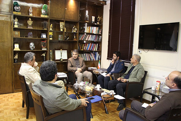 دست پر رادیو در جشنواره سی و هفتم تئاتر فجر