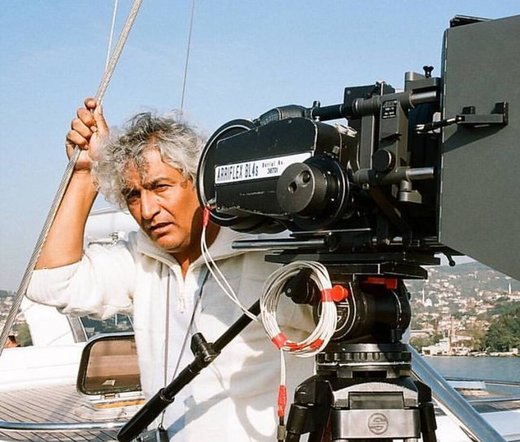 انتقاد از بازیگرانی که در مراسم تشییع فرج‌الله حیدری شرکت نکردند