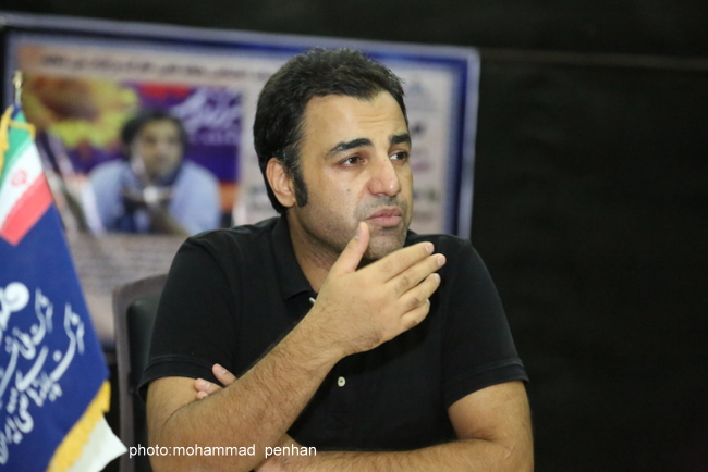 انتقادداور نشان رادی ازمدعیان نمایشنامه‌نویسی/صدقه‌ای نگاه نکردیم