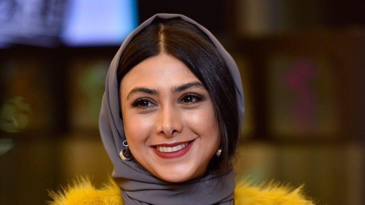 از سرگیری اجرای نمایشی با آزاده صمدی و علی سرابی