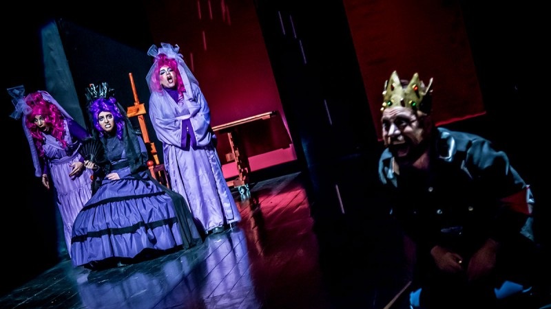 درباره نمایش «اوبو»/ ابتذال عروسک‌ها!