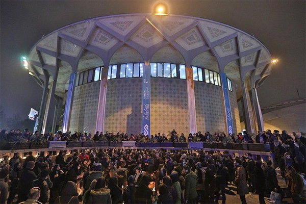 طرح ساماندهی پیرامون «تئاتر شهر» آغاز شد/ محدودیت برای دستفروش‌ها