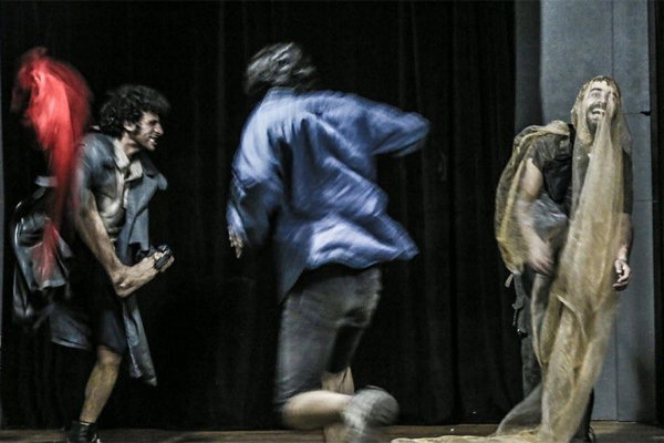 حسام لک: تئاتر دانشجویی تئاتر آماتوری نیست