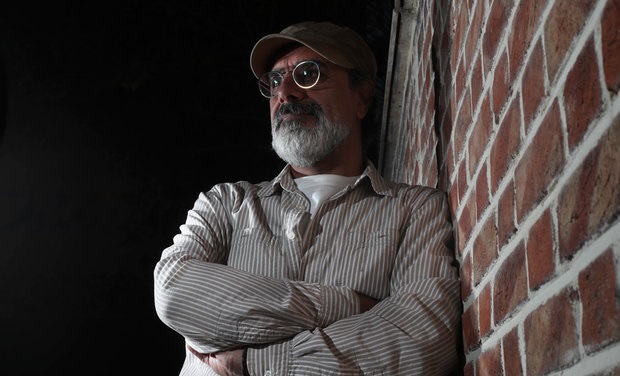 سیامک احصایی: به فکر اجرای تئاتر خارج از سالن‌ها هستم