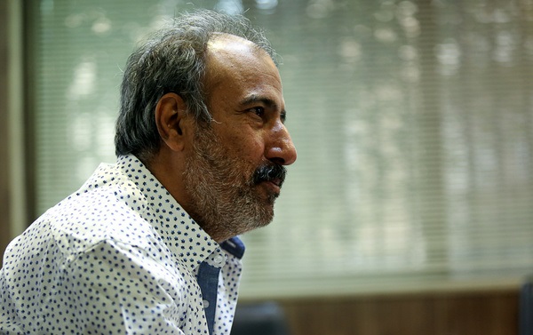 سیامک صفری «سر میز شام» را اجرا می‌کند