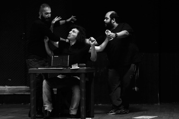 «شاهدین ..... اعدام» را روی صحنه می روند