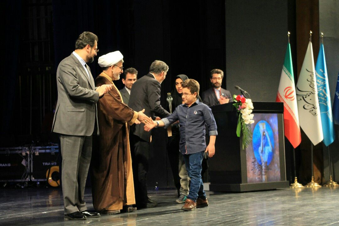 «تئاتر فجر» نیاز به پوست‌اندازی دارد/ جای خالی هیجان و پویایی