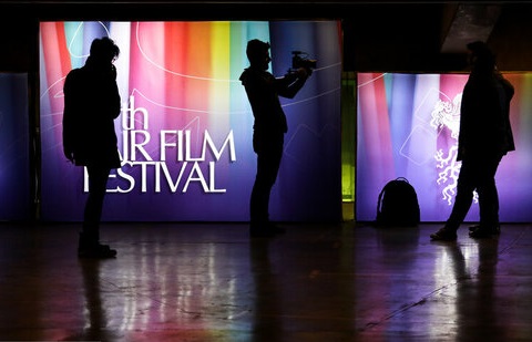 در هالیوود و بالیوود هم این تعداد برنامه سینمایی ساخته نمی‌شود!