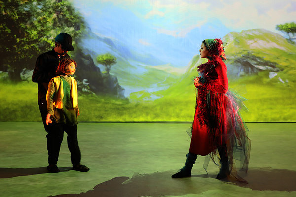 اجرای نمایش «راز گنجور» تا پایان سال تمدید شد اجرای نمایش «راز گنجور» تا پایان سال تمدید شد