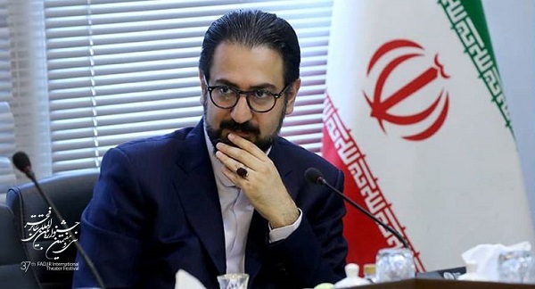 معاون هنری وزیر ارشاد به تماشای «هنران» نشست