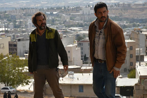 قاچاقچی‌های سالن تاريك