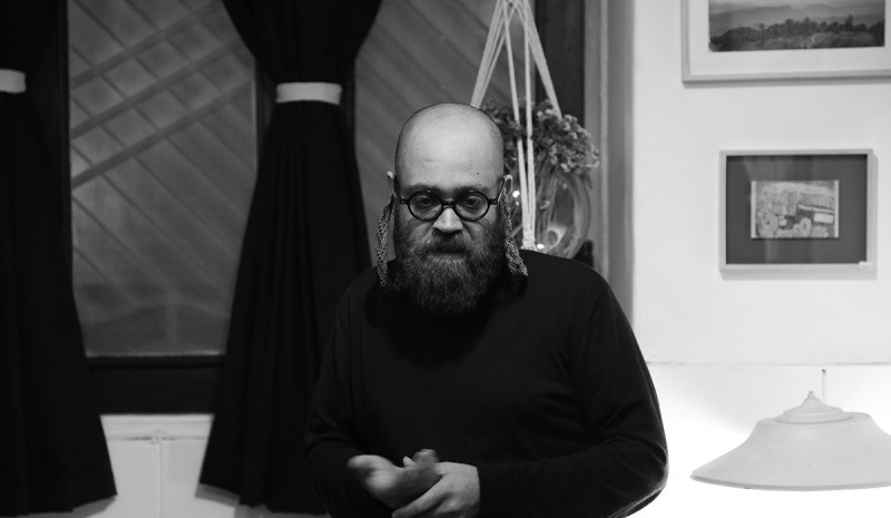 وقتی زندگی کارگردان به نمایشنامه تبدیل می‌شود/ ورنوسفادران جای عجیب غریبی نیست