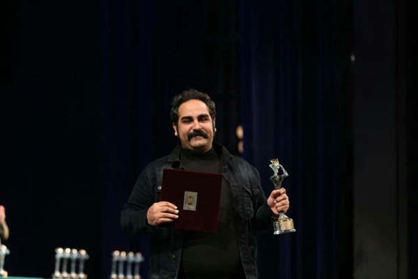 پیام لاریان: برای کارهایم از بچه‌های شهرستان یک ریال هم نگرفته‌ام