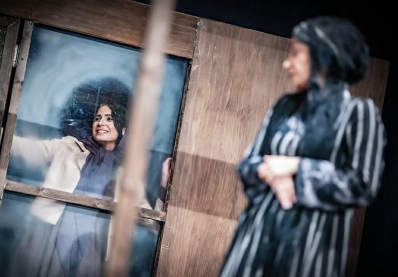 نگاهی به نمایش افرا؛ قد خمیده افرا