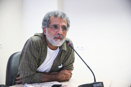 بهروز افخمی: بنزین را ۷۵۰۰ تومان کنید، یارانه را ۵۰۰ هزار تومان!