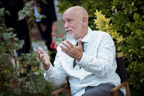 جان مالکوویچ وارد دنیای فلسفه شد/ ایفای نقش سنکای فیلسوف