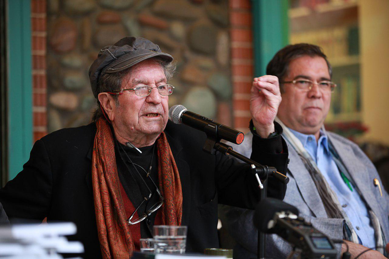 حرکت مهرجویی از سینما به ادبیات با تشویق مردم