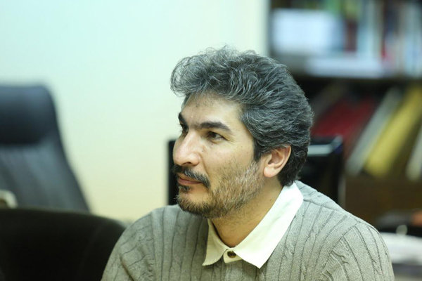 مدیر جدید انتشارات و پژوهش اداره‌کل هنرهای نمایشی حکم گرفت