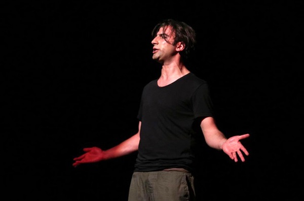 آشنایی با دنیای یک بیمار چندشخصیتی/ در «آرسنیک» دنبال تله‌های شخصیتی کودکی‌تان بگردید