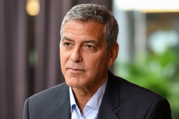 جورج کلونی زندگی بنیان‌گذار یک کمپانی اتومبیل را کارگردانی می‌کند