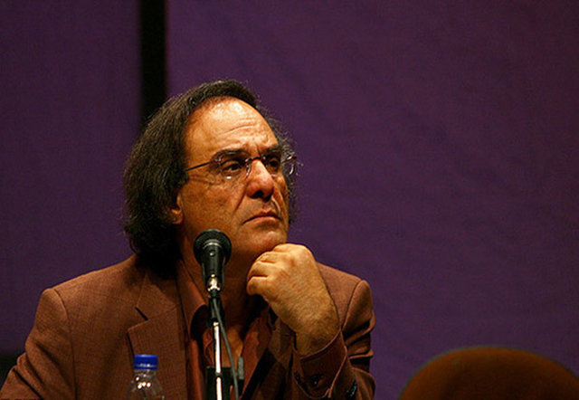 انتظار قطب‌الدین صادقی از مدیران برای تولید تئاتر حرفه‌ای