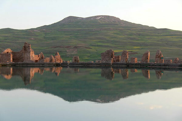 نمایش و نقد «تخت‌ سلیمان» در کانون فیلم «سینماحقیقت»