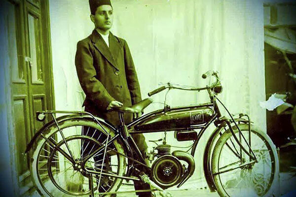 «موتورسیکلت» مقابل دوربین می‌رود/ بررسی نقش موتور در تحولات سیاسی