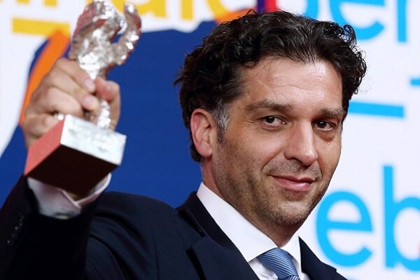 فیلمساز بوسنیایی پناهجویان روی دریا را موضوع فیلمش کرد