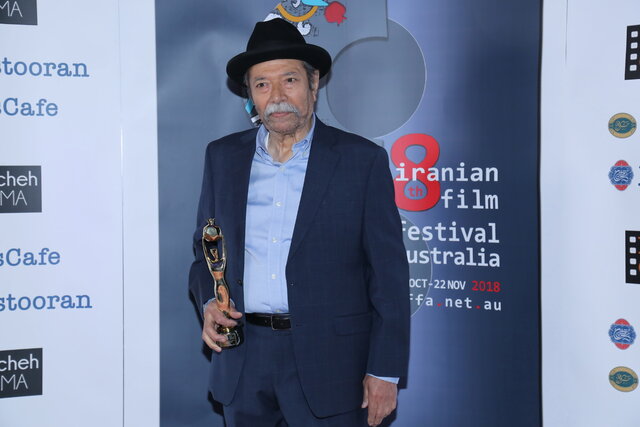 تقدیر از علی نصیریان و اهدای جوایز برگزیدگان جشنواره‌ی فیلم‌های ایرانی استرالیا