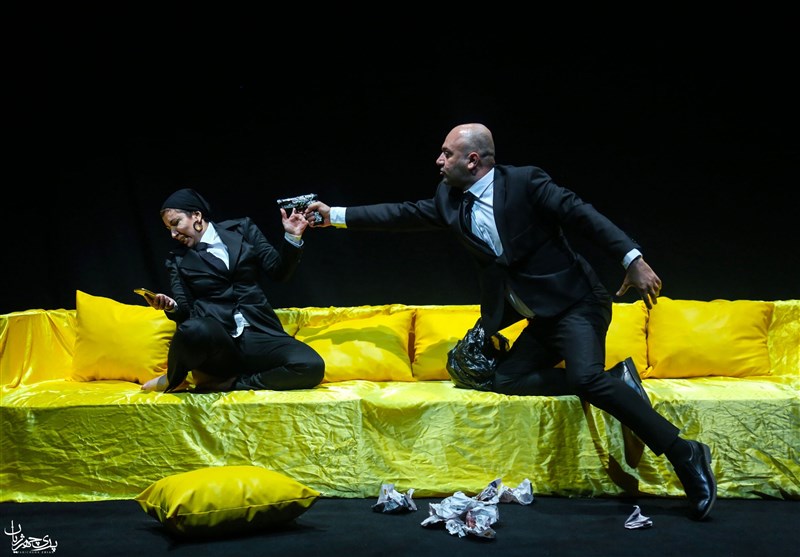 درباره نمایش اَکلیل / زن‌کُشتگی