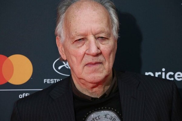 برای تولید فیلم تنها بانک نزدم!