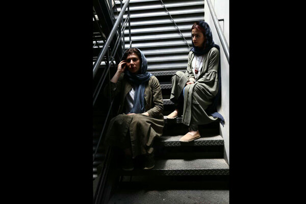 سوگل خلیق و نازنین احمدی با «وانهاده» همراه شدند/ تغییر زمان اجرا