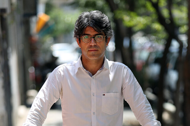 انتقاد از سیاست‌گذاری‌های دولتی در مستندسازی