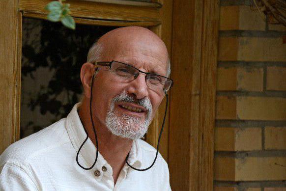 حال خوشی برای تئاتر نمی‌بینیم/ دانشکده‌های تئاتر به نمایش ایرانی توجه نمی‌کنند/ باندبازی در تئاتر نداریم، رفیق‌بازی داریم