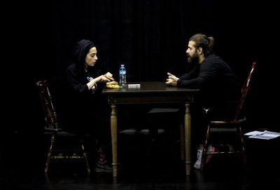 درباره «نفرین قحطی‌زدگان» به کارگردانی اشکان خطیبی / اجرایی که نشانگر یک ناتورالیسم آمریکائی است