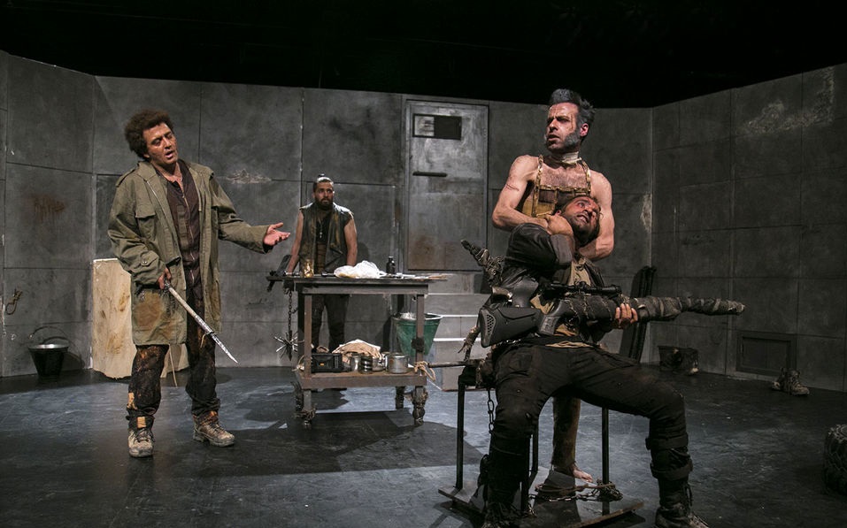 نوشته ای بر نمایش کرونوس به کارگردانی علی صفری/ رجعت به رستگاری