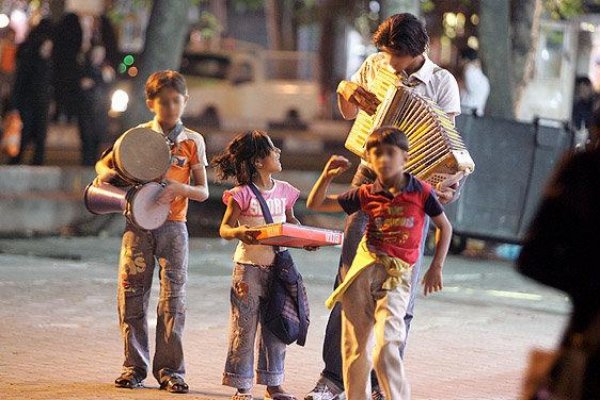مستند «یغمای کودکی» آماده نمایش شد